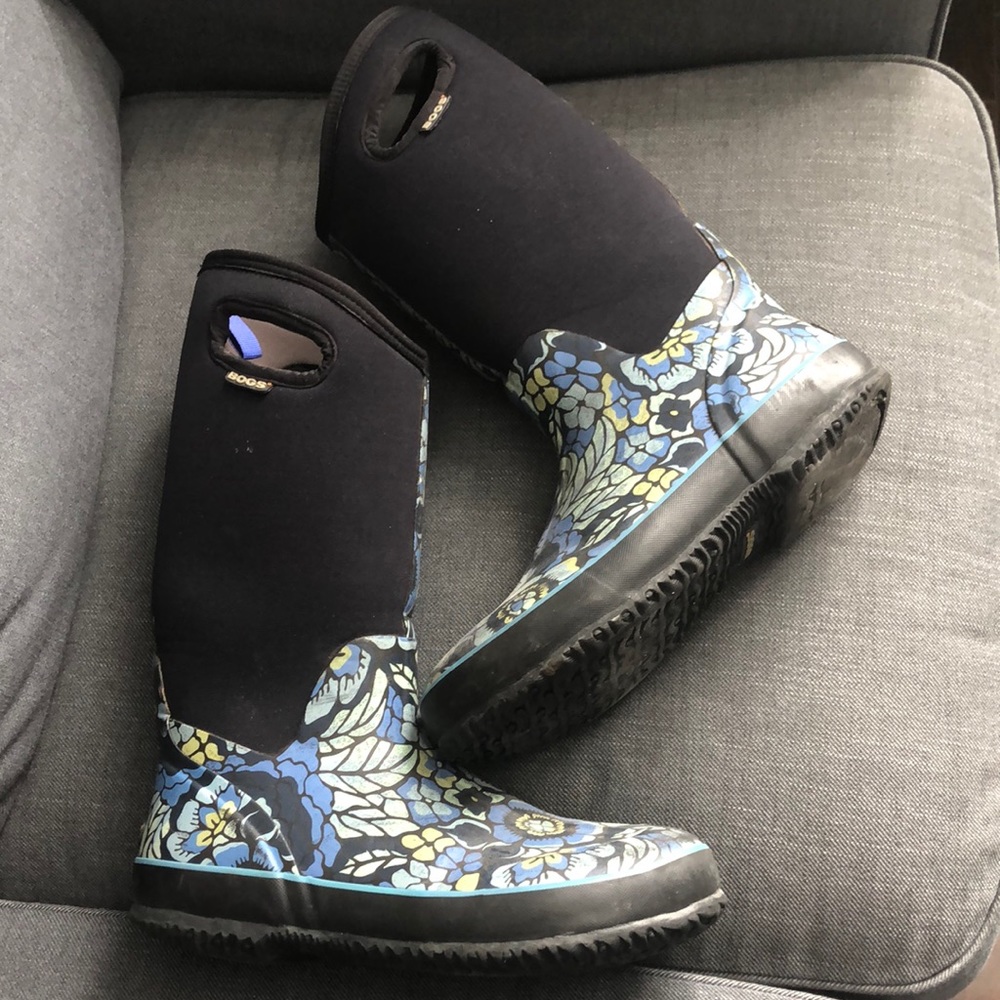 Ladies Bogs winter boots size 11